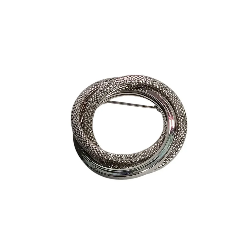 Silver‎ Tone Interlocking Circle Brooch Pin Vintage Style Jewelry